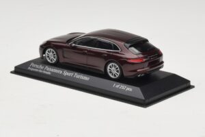 Porsche Panamera 971 Sport Turismo 4S Red Minichamps 1:43 410066110 Diecast — photo 3 of 5