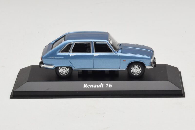 Renault 16 Light Blue Metallic Maxichamps 1:43 940113100 Diecast