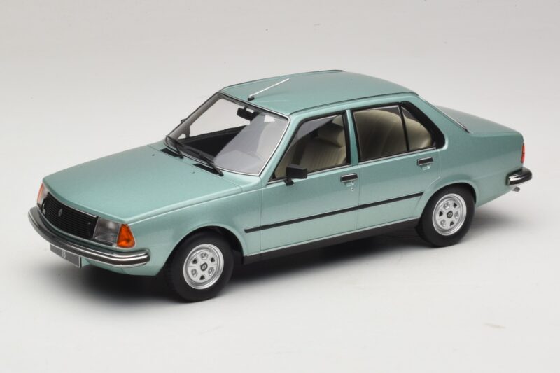 Renault 18 Light Green MCG 1:18 MCG18596 Diecast