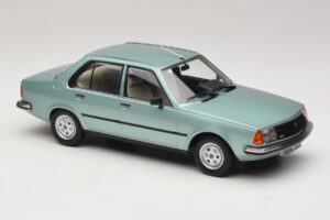 Renault 18 Light Green MCG 1:18 MCG18596 Diecast — photo 4 of 6