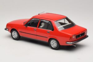 Renault 18 Red MCG 1:18 MCG18595 Diecast — photo 5 of 6