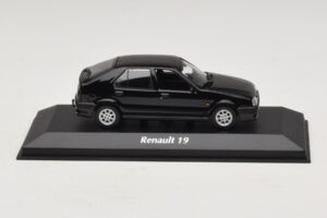 Renault 19 Black Maxichamps 1:43 940113701 Diecast