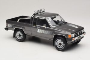 Toyota Hilux N50 Xtra Cab 4x4 Grey Metallic KK-Scale 1:18 KKDC181563 Diecast — photo 4 of 6