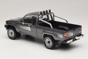 Toyota Hilux N50 Xtra Cab 4x4 Grey Metallic KK-Scale 1:18 KKDC181563 Diecast — photo 5 of 6