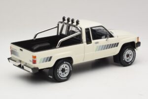 Toyota Hilux N50 Xtra Cab 4x4 White KK-Scale 1:18 KKDC181564 Diecast — photo 2 of 6