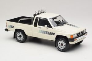 Toyota Hilux N50 Xtra Cab 4x4 White KK-Scale 1:18 KKDC181564 Diecast — photo 4 of 6