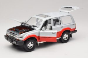 Toyota Land Cruiser J80 Silver Red Road Legends 1:18 92098 Diecast — photo 2 of 8