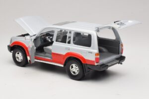 Toyota Land Cruiser J80 Silver Red Road Legends 1:18 92098 Diecast — photo 5 of 8