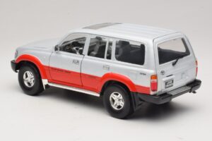Toyota Land Cruiser J80 Silver Red Road Legends 1:18 92098 Diecast — photo 7 of 8