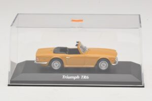 Triumph TR6 Orange Maxichamps 1:43 940132571 Diecast — photo 4 of 5