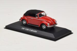 Volkswagen 1302 Cabriolet Red Maxichamps 1:43 940055031 Diecast — photo 3 of 5