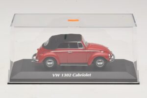 Volkswagen 1302 Cabriolet Red Maxichamps 1:43 940055031 Diecast — photo 4 of 5