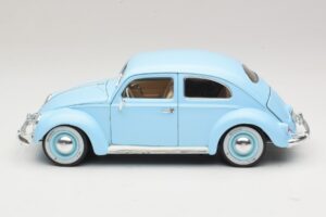 Volkswagen Beetle Blue Bburago 1:18 3381 Diecast — photo 4 of 8