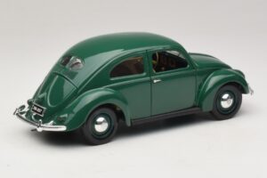 Volkswagen Beetle Green Maisto 1:18 32820 Diecast — photo 3 of 8