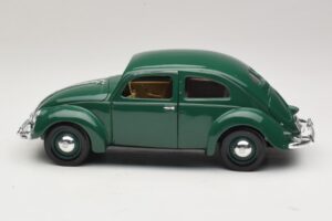 Volkswagen Beetle Green Maisto 1:18 32820 Diecast — photo 4 of 8