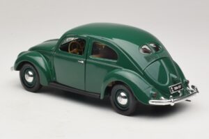 Volkswagen Beetle Green Maisto 1:18 32820 Diecast — photo 7 of 8