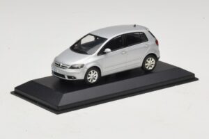 Volkswagen Golf Plus Mk5 Silver Replacement Box Minichamps 1:43 400054370-R1 Diecast — photo 2 of 5