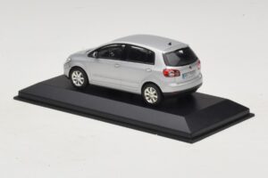Volkswagen Golf Plus Mk5 Silver Replacement Box Minichamps 1:43 400054370-R1 Diecast — photo 3 of 5