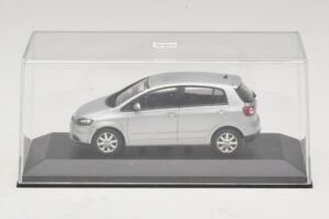 Volkswagen Golf Plus Mk5 Silver Replacement Box Minichamps 1:43 400054370-R1 Diecast — photo 4 of 5
