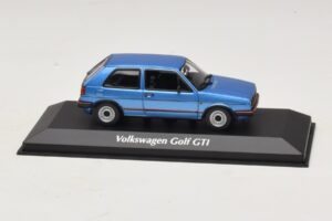 Volkswagen Golf GTI Mk2 Blue Metallic Maxichamps 1:43 940054120 Diecast