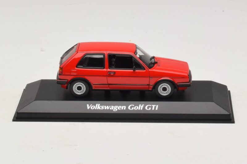 Volkswagen Golf GTI Mk2 Red Maxichamps 1:43 940054121 Diecast