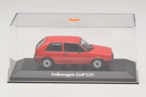 Volkswagen Golf GTI Mk2 Red Maxichamps 1:43 940054121 Diecast — photo 4 of 5
