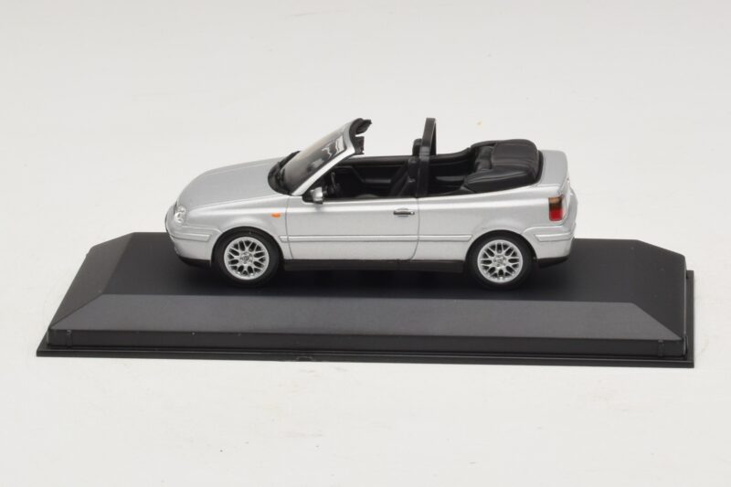 Volkswagen Golf Mk4 Cabriolet Silver Dealer Edition Minichamps 1:43 GOLF004 Diecast