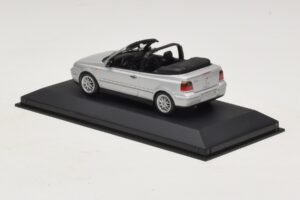 Volkswagen Golf Mk4 Cabriolet Silver Dealer Edition Minichamps 1:43 GOLF004 Diecast — photo 3 of 5