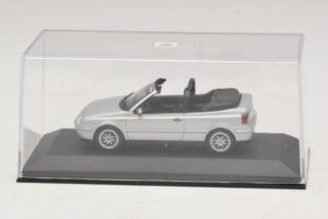 Volkswagen Golf Mk4 Cabriolet Silver Dealer Edition Minichamps 1:43 GOLF004 Diecast — photo 4 of 5