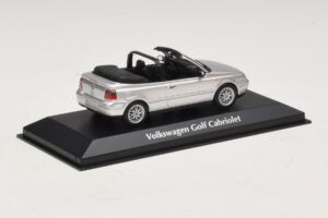 Volkswagen Golf Mk4 Cabriolet Silver Maxichamps 1:43 940058331 Diecast — photo 2 of 5