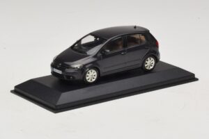 Volkswagen Golf Plus Mk5 Black Minichamps 1:43 GOLF007 Diecast — photo 2 of 5