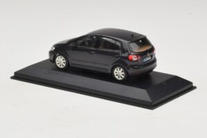 Volkswagen Golf Plus Mk5 Black Minichamps 1:43 GOLF007 Diecast — photo 3 of 5