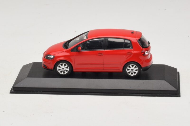 Volkswagen Golf Plus Mk5 Tornado Red Replacement Box Minichamps 1:43 821911110-R1 Diecast