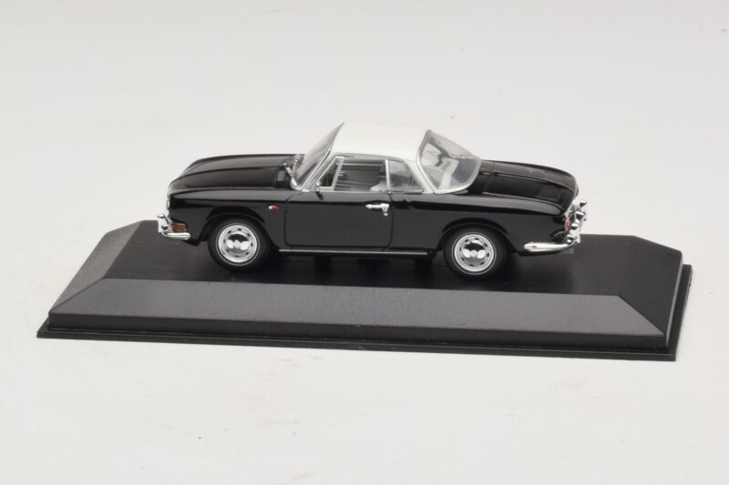 Volkswagen Karmann Ghia Black With White Roof Minichamps 1:43 430050224 Diecast