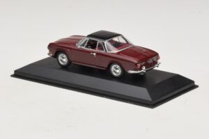 Volkswagen Karmann Ghia Red With Black Roof Minichamps 1:43 GHIA002 Diecast — photo 3 of 5