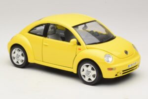 Volkswagen New Beetle A4 Yellow Bburago 1:18 3302 Diecast — photo 6 of 8