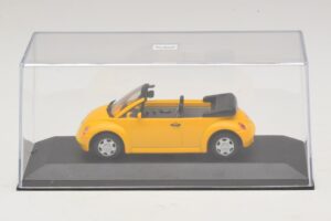 Volkswagen New Beetle Cabriolet Yellow Minichamps 1:43 BEETLE002 Diecast — photo 4 of 5