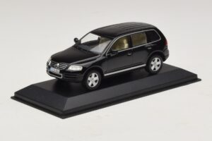Volkswagen Touareg 7L Black Minichamps 1:43 TOUAREG002 Diecast — photo 2 of 5