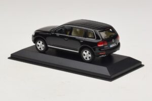 Volkswagen Touareg 7L Black Minichamps 1:43 TOUAREG002 Diecast — photo 3 of 5