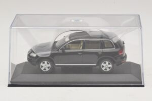 Volkswagen Touareg 7L Black Minichamps 1:43 TOUAREG002 Diecast — photo 4 of 5