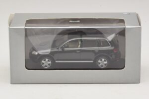 Volkswagen Touareg 7L Black Minichamps 1:43 TOUAREG002 Diecast — photo 5 of 5