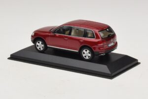 Volkswagen Touareg 7L Red Minichamps 1:43 TOUAREG003 Diecast — photo 3 of 5