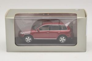 Volkswagen Touareg 7L Red Minichamps 1:43 TOUAREG003 Diecast — photo 5 of 5