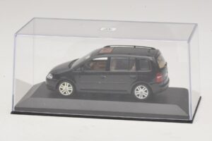 Volkswagen Touran 1T Black Minichamps 1:43 TOURAN005 Diecast — photo 4 of 5