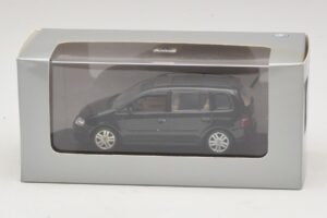 Volkswagen Touran 1T Black Minichamps 1:43 TOURAN005 Diecast — photo 5 of 5