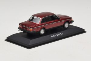 Volvo 240 GL Dark Red Metallic Maxichamps 1:43 940171401 Diecast — photo 2 of 5