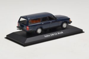 Volvo 240 GL Estate Dark Blue Maxichamps 1:43 940171412 Diecast — photo 2 of 5