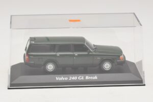 Volvo 240 GL Estate Dark Green Maxichamps 1:43 940171411 Diecast — photo 4 of 5