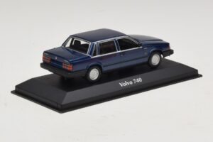 Volvo 740 Dark Blue Metallic Maxichamps 1:43 940171701 Diecast — photo 2 of 5