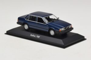 Volvo 740 Dark Blue Metallic Maxichamps 1:43 940171701 Diecast — photo 3 of 5